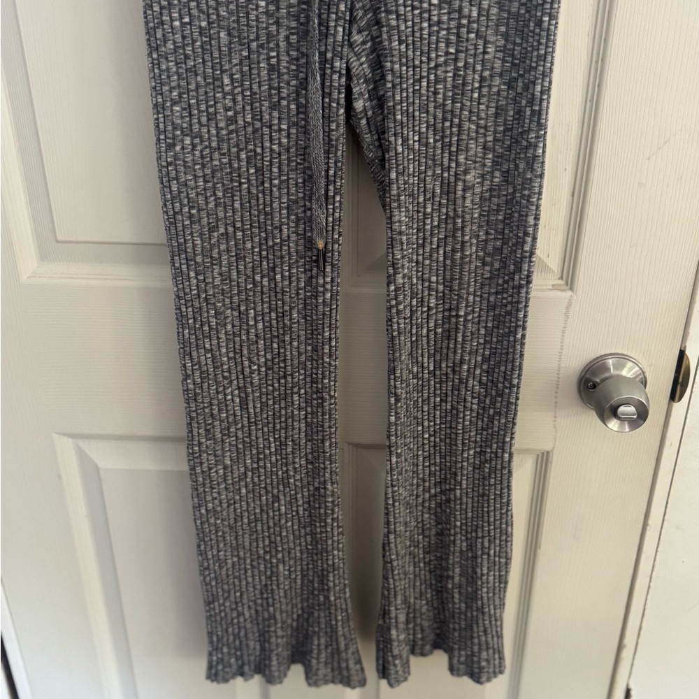 Athleta Revolve Pants Womens Small Petite Gray Ribbed Knit Wide Leg Soft Lounge - Picture 3 of 10